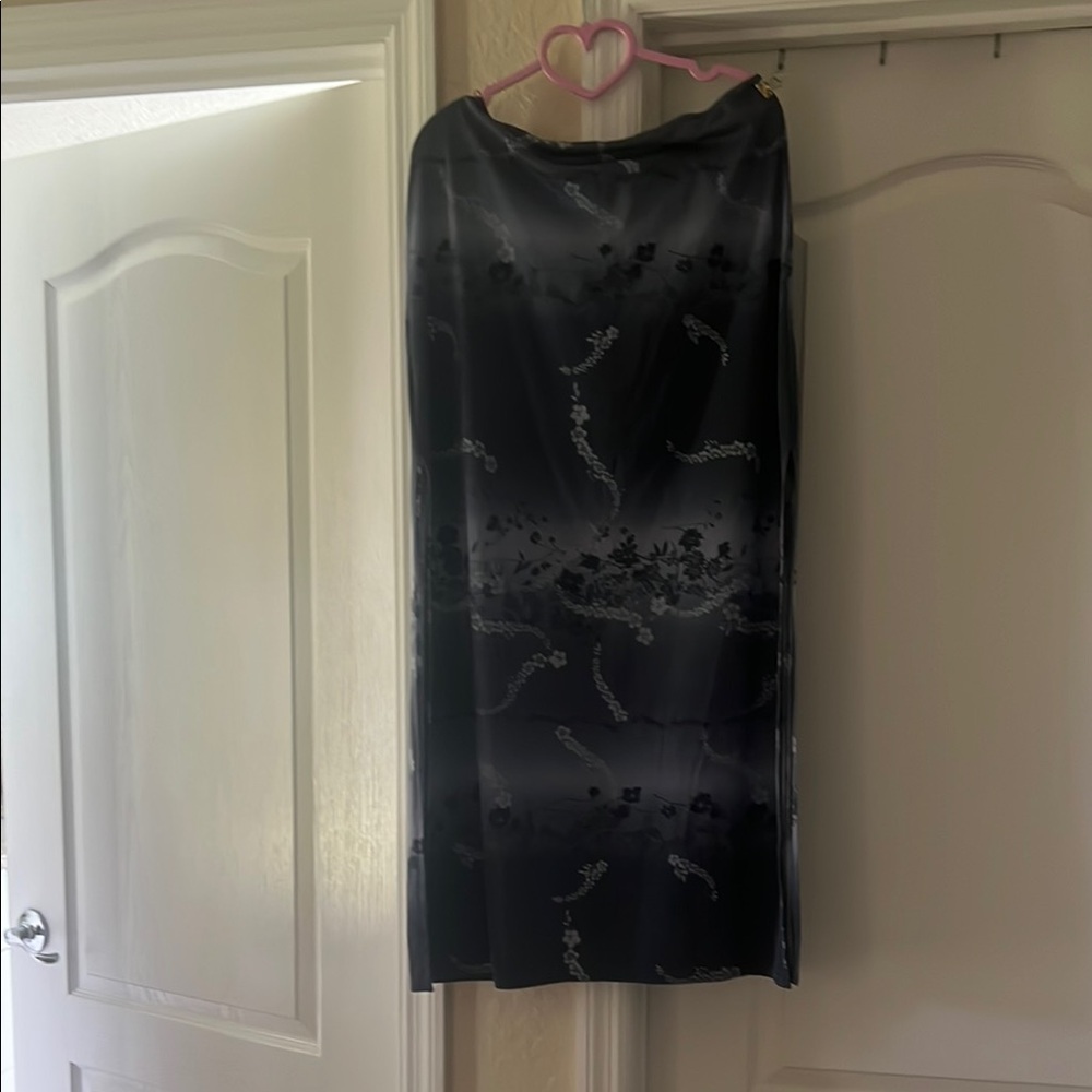 Black Maxi Pencil Skirt for Cocktail Nights